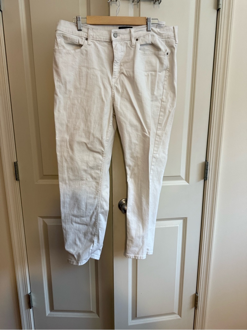 Banana Republic White Cropped Stretch Jeans